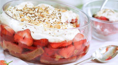 Soreen Banana and Strawberry Trifle